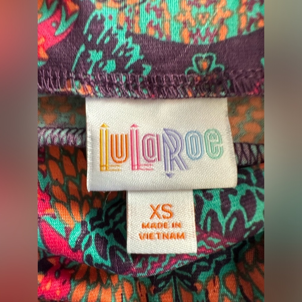 LuLaRoe Vibrant Geometric Printed Skirt- Multicolor- size XS - Picture 3 of 3